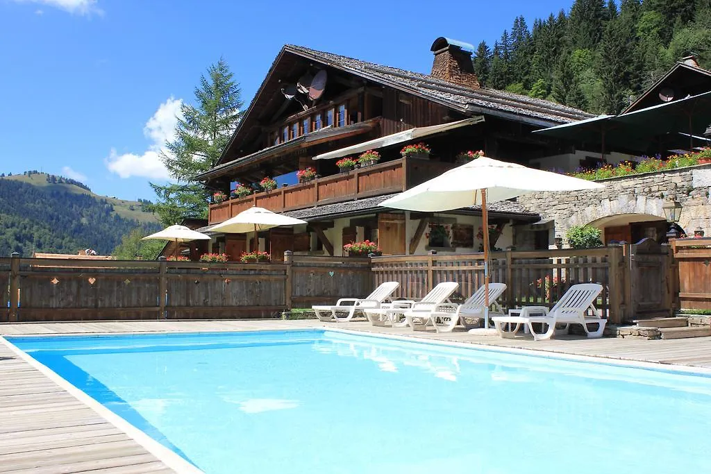 فندق Les Chalets De La Serraz لا كلوساز