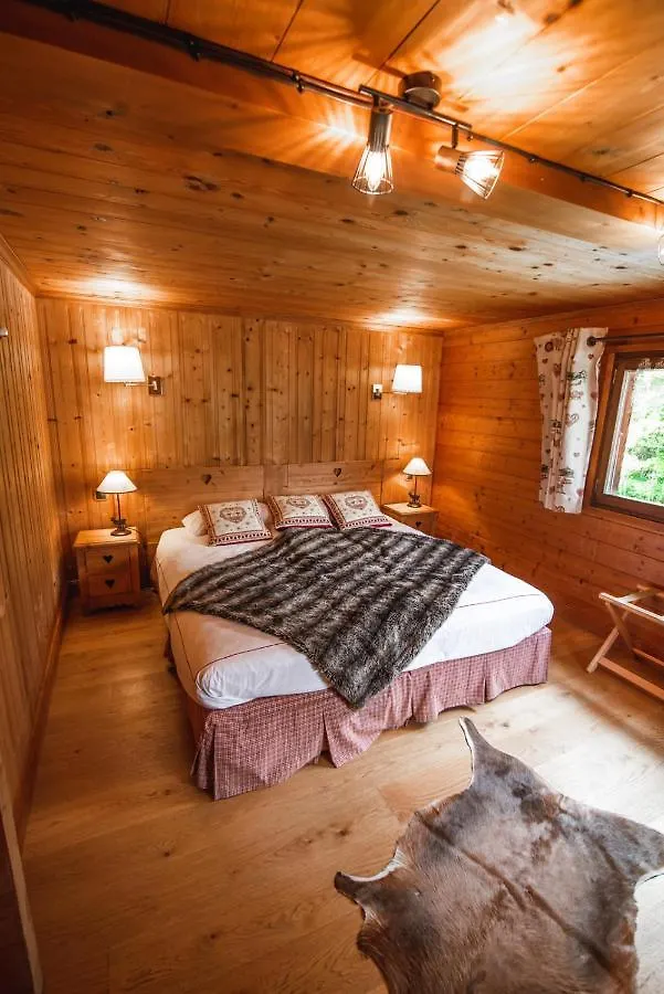 Les Chalets De La Serraz لا كلوساز فندق