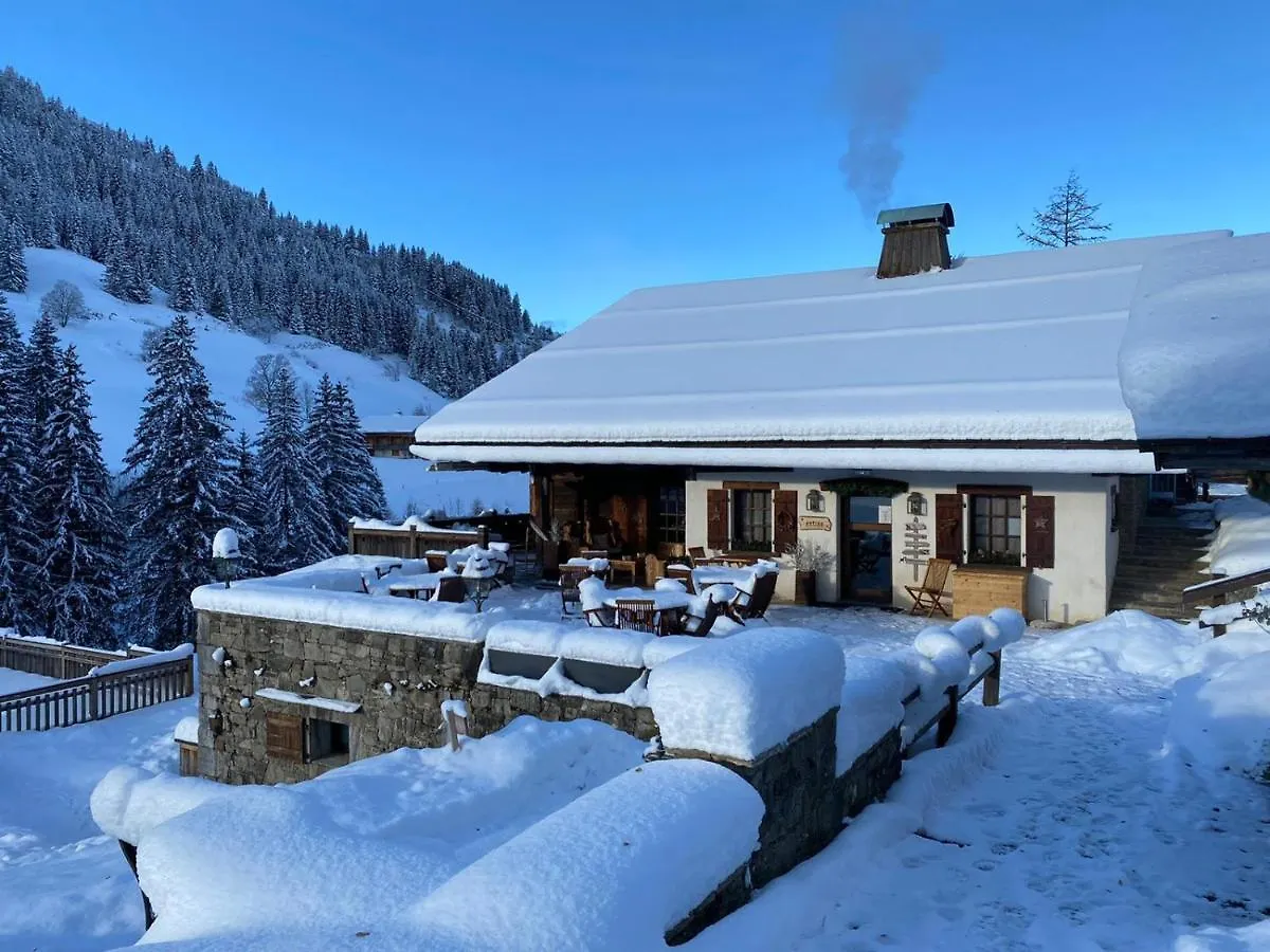 Les Chalets De La Serraz لا كلوساز فندق