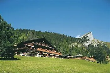 فندق Les Chalets De La Serraz لا كلوساز