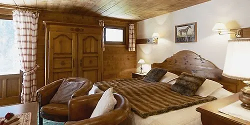 Les Chalets De La Serraz لا كلوساز فندق